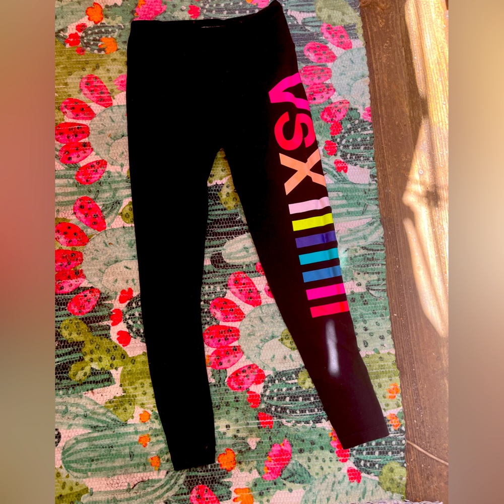 Victoria’s Secret Sport Leggins size small women’s like new gently used